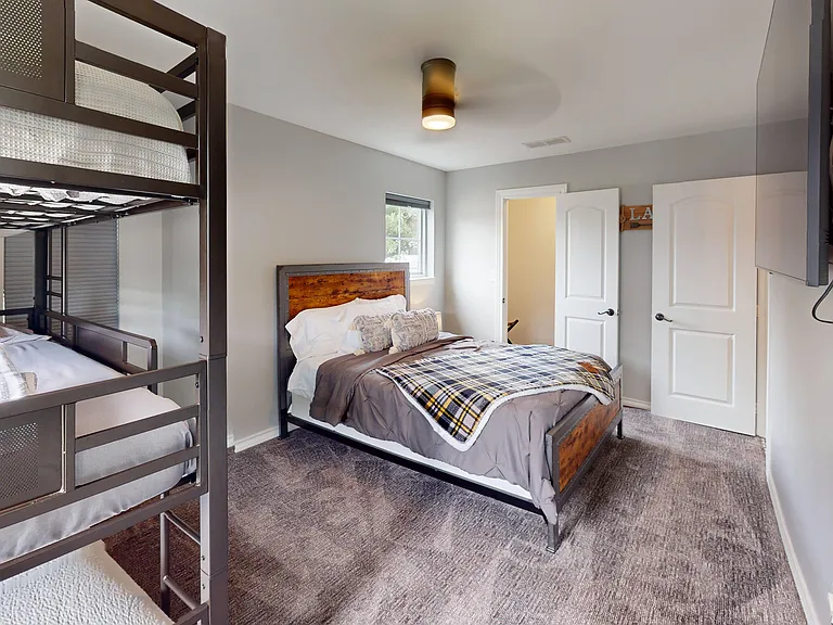 430 Peninsula Dr — Photo 37