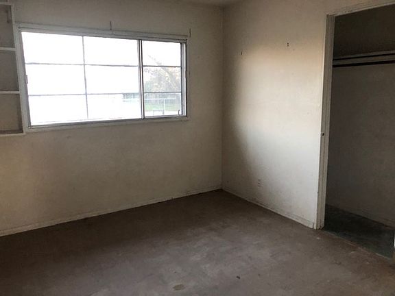 5th image of 1002 N Greenwood Ave