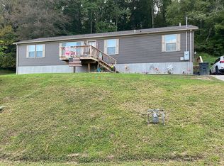 200 Windy Hill Dr, Mannington, WV