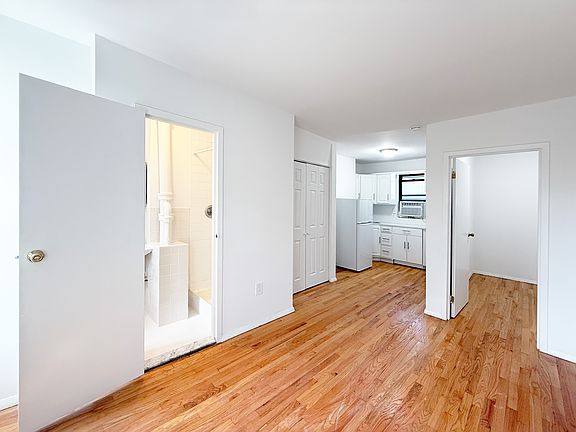 3rd image of 443 E 6th St APT 8