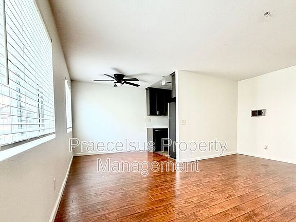 3rd image of 1070 Georgia St #G