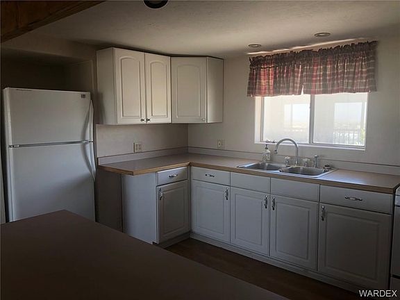 5th image of 1800 W Sugarloaf Dr
