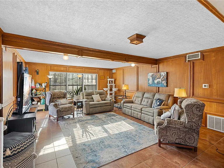 1214 Munson Ave — Photo 15