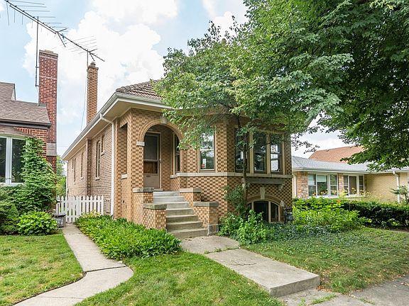3rd image of 7523 Karlov Ave
