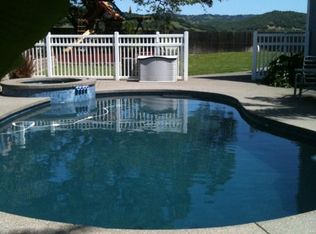 8832 Holly Leaf Dr, Windsor, CA 95492