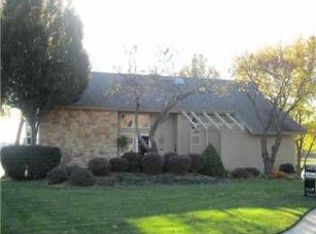 828 SW Lighthouse Point, Lees Summit, MO 64082