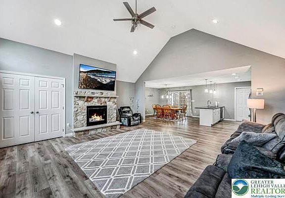 4th image of 209 Brittany Dr