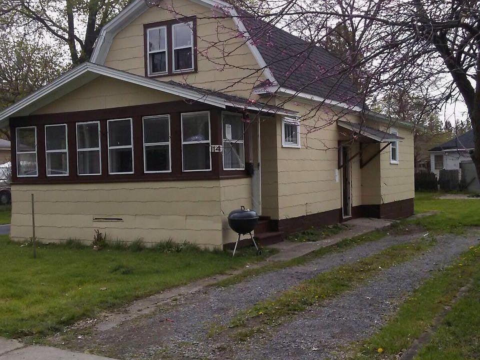 1st image of 114 Maxwell Ave