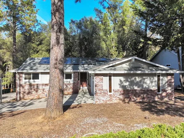 12739 Roadrunner Dr, Penn Valley, CA 95946