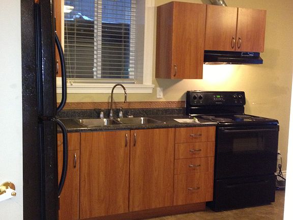 3rd image of 15551 Goggs Ave #Basement