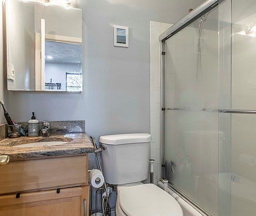 5th image of 549 Columbus Ave APT 2