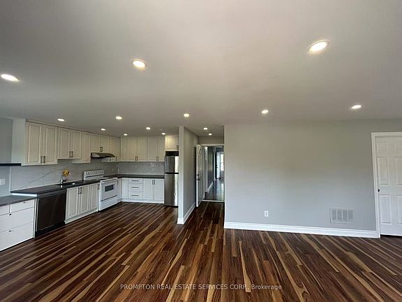 5th image of 377 Walter Dr