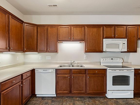 5th image of 7622 Sandler Dr