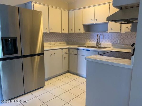 1122 W Pratt St, Starke, FL 32091