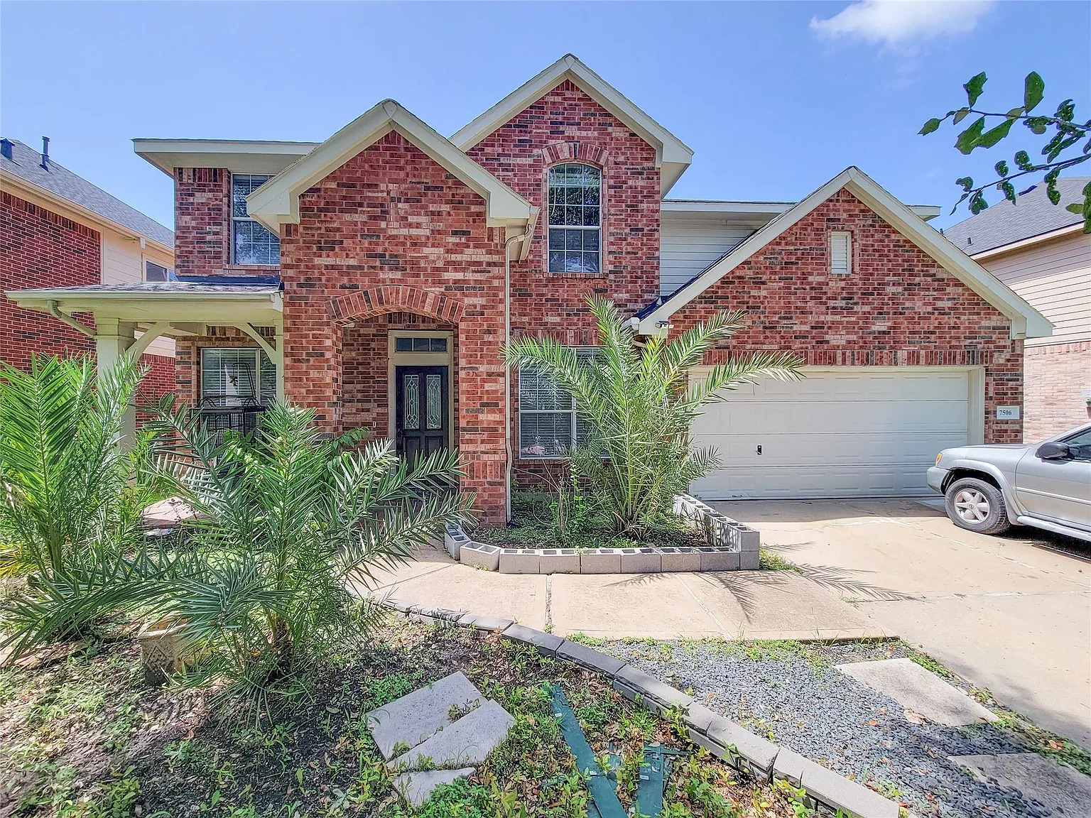 4 bed, 2.5 bath, 2870 sqft, $2,600 — Photo 1