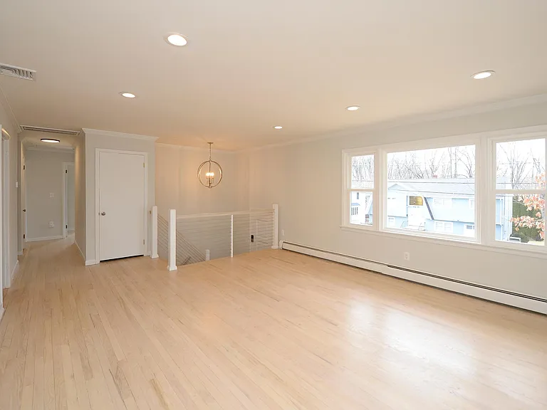 43 Spruce Ave — Photo 9