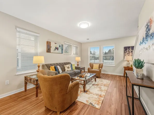 1360 Winthrop St N #2, Saint Paul, MN 55119
