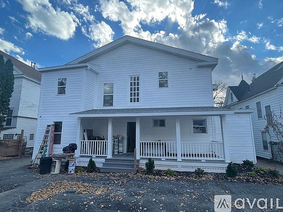 3rd image of 906.4 N Alvord St #4