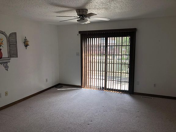 5th image of 40 Brookside Rd