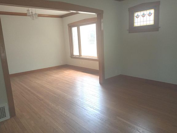 4th image of 3253 S 59th Ct