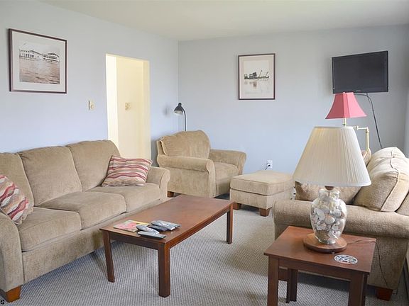 2nd image of 108 53rd St
