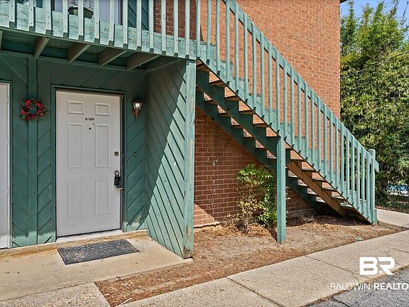 2nd image of 500 Grant St #A-104