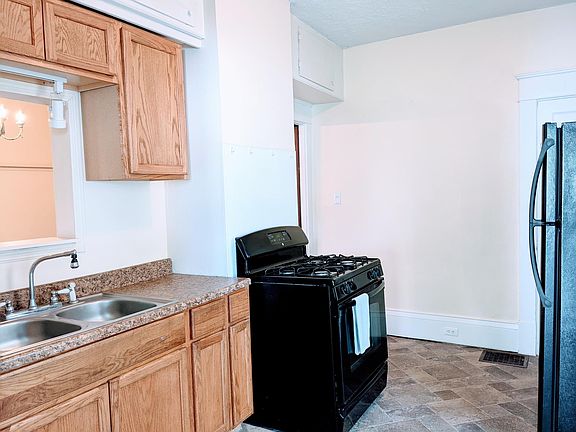 Kitchen Sq ft: 123.28