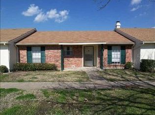 52 E Mountain Creek Dr, Grand Prairie, TX 75052