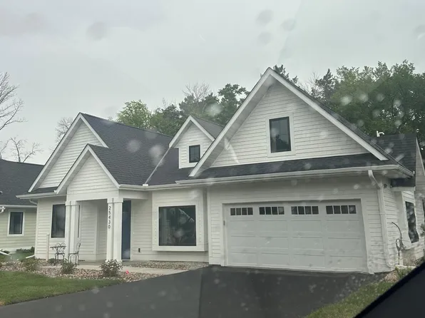 25430 Park Ln, Shorewood, MN 55331