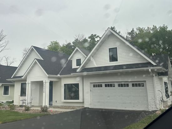 25430 Park Ln, Shorewood, MN 55331
