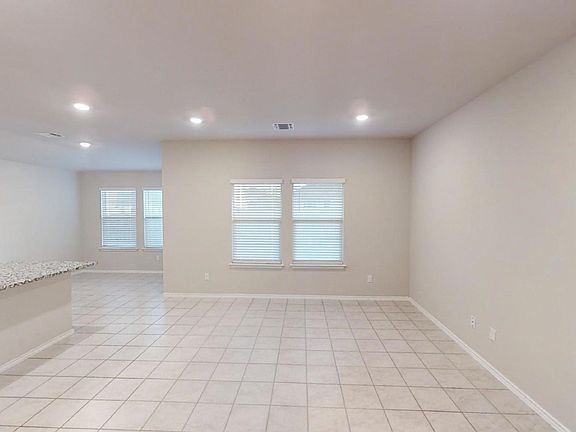 5th image of 3506 Fountain View Dr