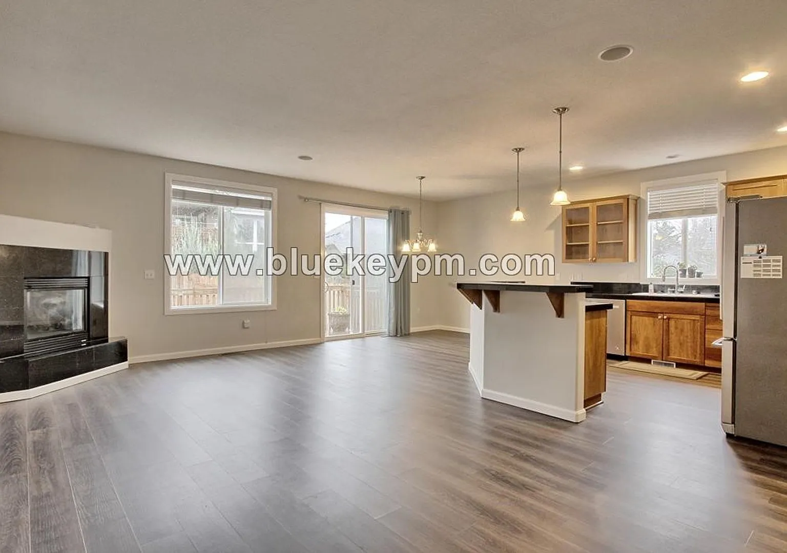 4 Bed, 2.5 Baths Home with Primary Suite on Main Floor in Ridgefield — Photo 3