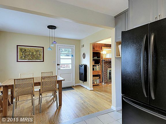 4th image of 7407 Chester Dr