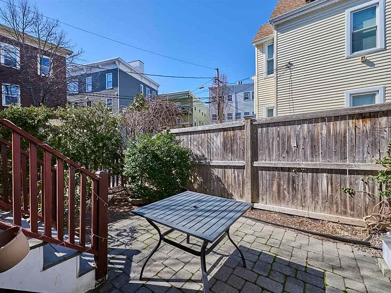 17 Clary St #1 — Photo 4