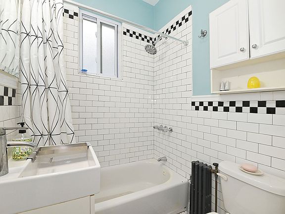 4th image of 25-48 18th St #2