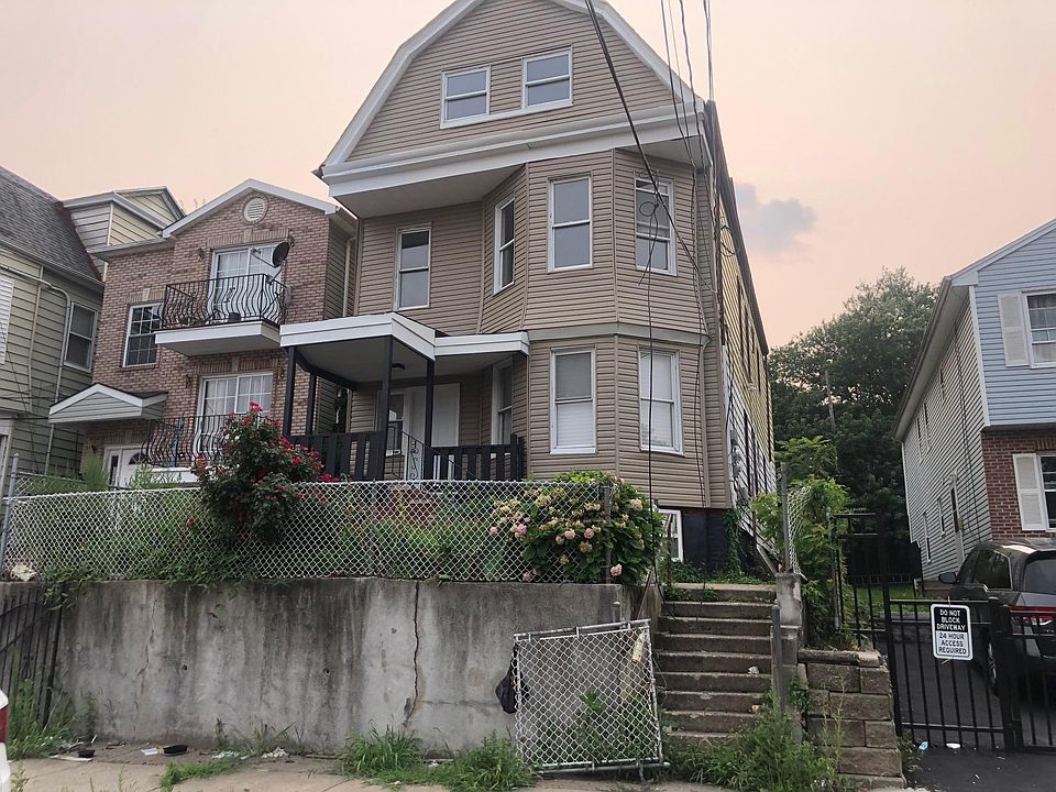 1st image of 231 Peshine Ave Floor 2