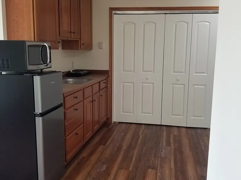 1032 S Black Ave — Photo 3
