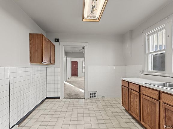 5th image of 1338 Mariposa Street