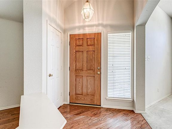 4th image of 7929 Parkwood Plaza Dr