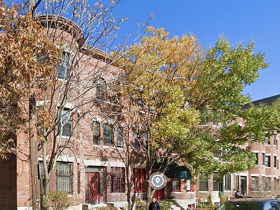 4th image of 533 Newbury St #4A