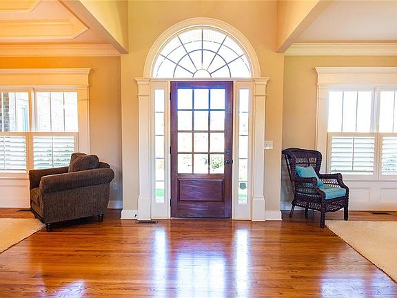4th image of 305 Waters Lake Ct