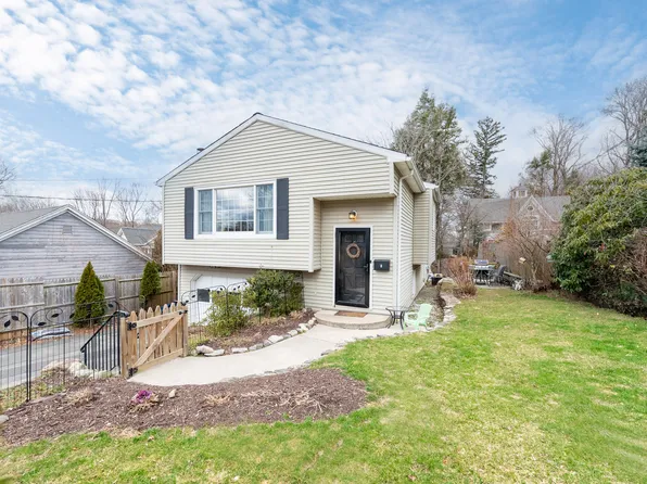 8 Andrews Street, Bethel, CT 06801