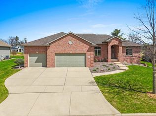359 Crosswinds Ln, Green Bay, WI 54311