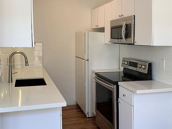 5th image of 4349 Sheridan Ave APT 4