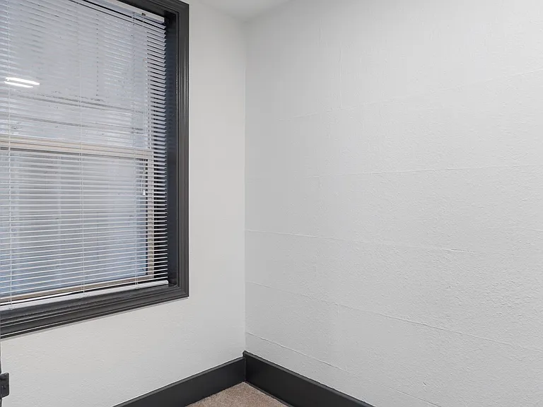 Kensington Apartments — Photo 62