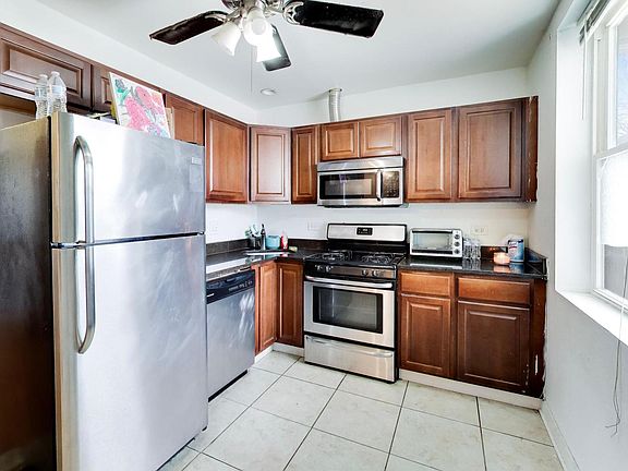 5th image of 3324 N Kostner Ave
