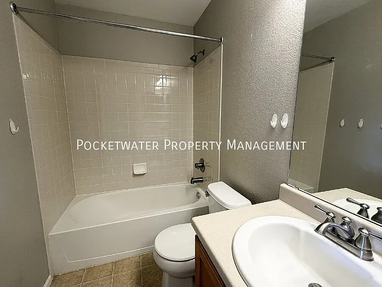 2127 Mountain Iris Dr — Photo 10