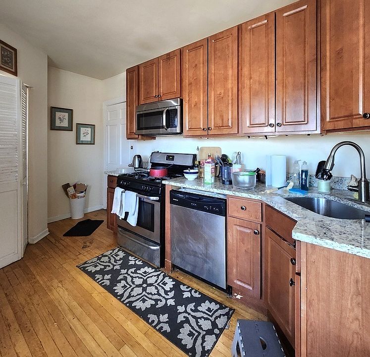 1st image of 3501 W Fullerton Ave APT 3