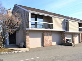 104 Overlook Dr #2002, Clinton, NJ 08809