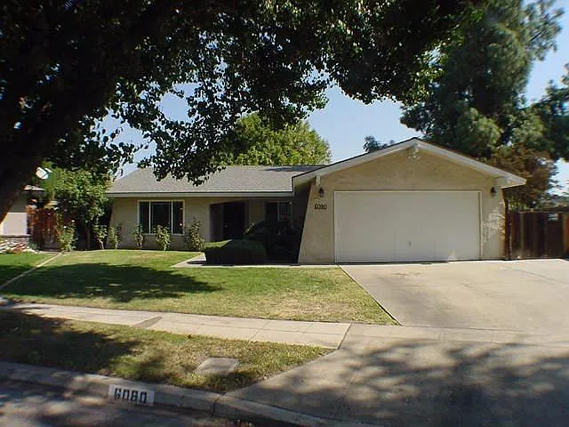 6080 N Knoll Ave photo 1